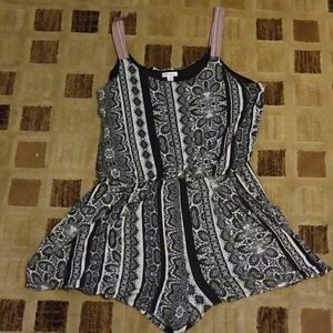 Xhilaration Black and White Romper XL